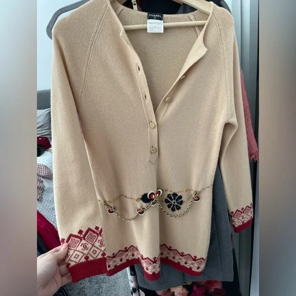 Chanel cashmere dress - Picture 1 of 9